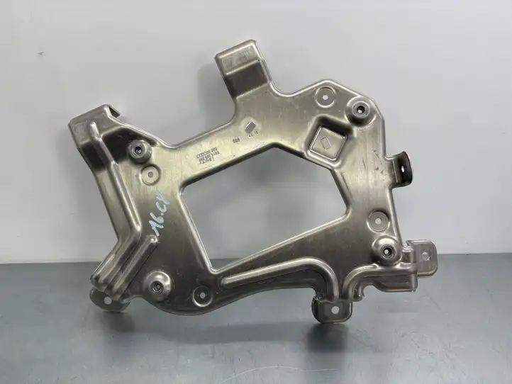 Audi A6 (2018 - )  4K0907348A Держатель / кронштейн усилителя звука