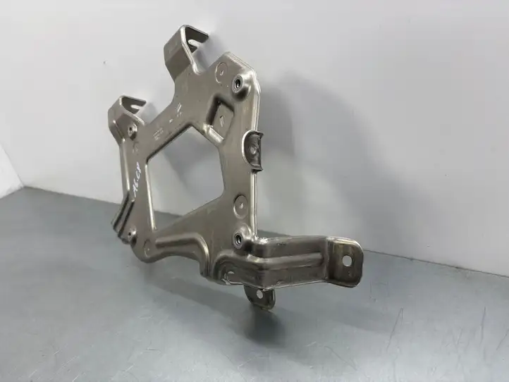 Audi A6 (2018 - )  4K0907348A Держатель / кронштейн усилителя звука