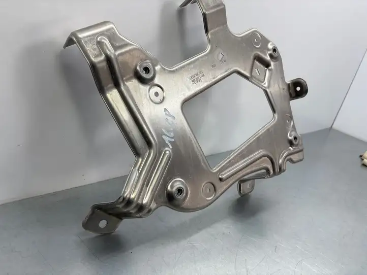 Audi A6 (2018 - )  4K0907348A Держатель / кронштейн усилителя звука