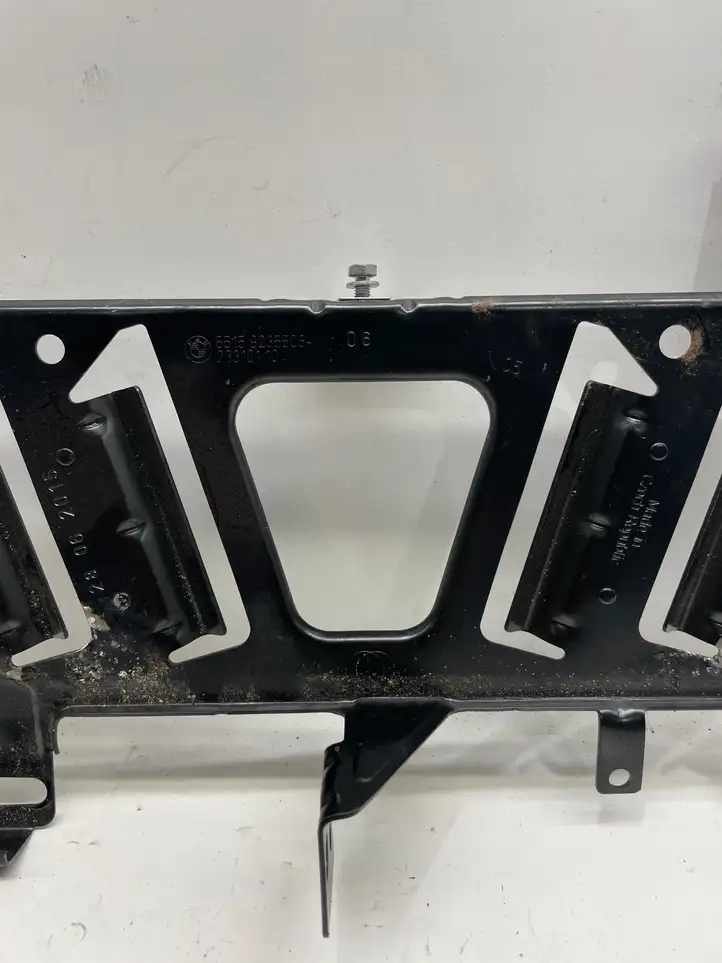 BMW 3 F30 F35 F31 (2012 - 2018) 9235506 Кронштейн усилителя звука — фото 3