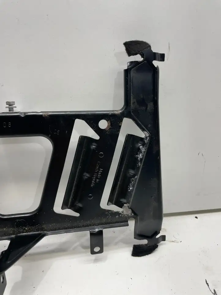 BMW 3 F30 F35 F31 (2012 - 2018) 9235506 Кронштейн усилителя звука — фото 4