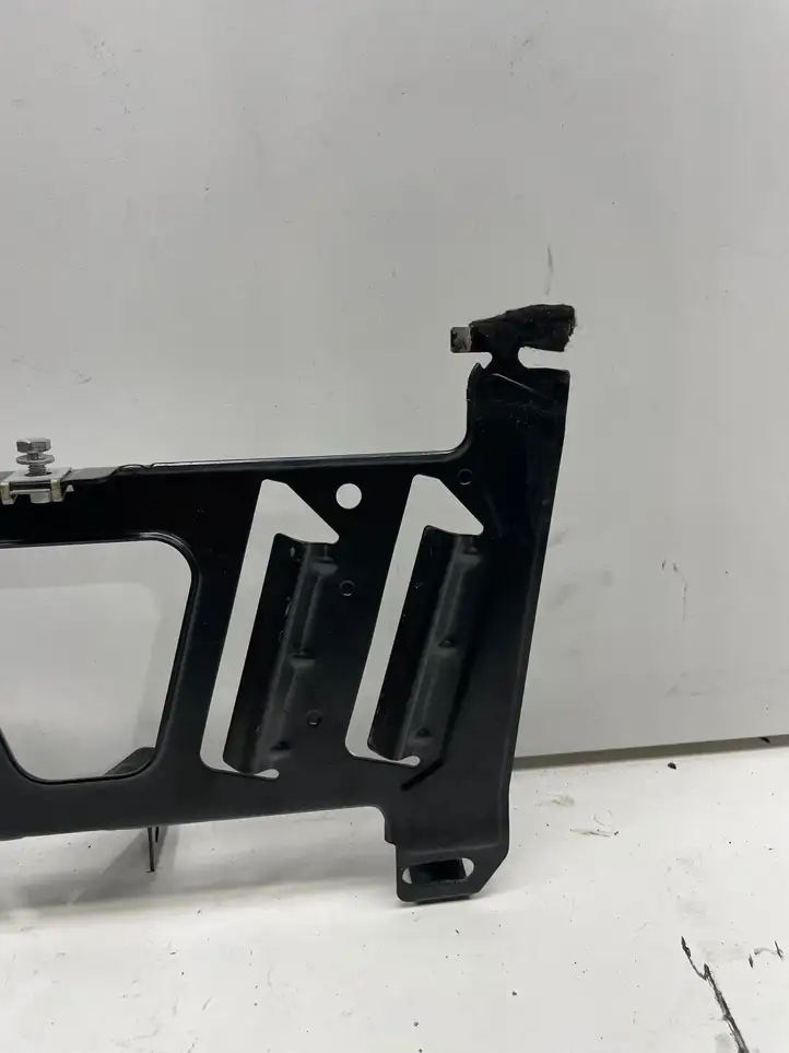 BMW 3 F30 F35 F31 (2012 - 2018) 9235506 Кронштейн усилителя звука — фото 8