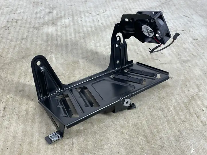 BMW 7 F01 (2008 - 2016) 9153135 Кронштейн усилителя звука — фото 1