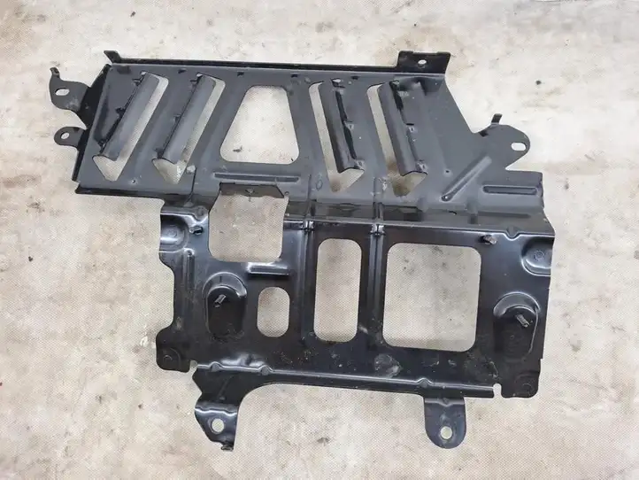 BMW X3 F25 (2010 - 2017) 9188582 Кронштейн усилителя звука — фото 2