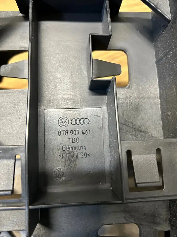 Audi A5 8T 8F (2011 - 2016) 8T8907461 Кронштейн усилителя звука — фото 4