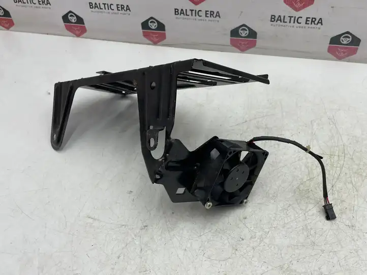 BMW 7 F01 (2008 - 2016) 4231035 Кронштейн усилителя звука — фото 5