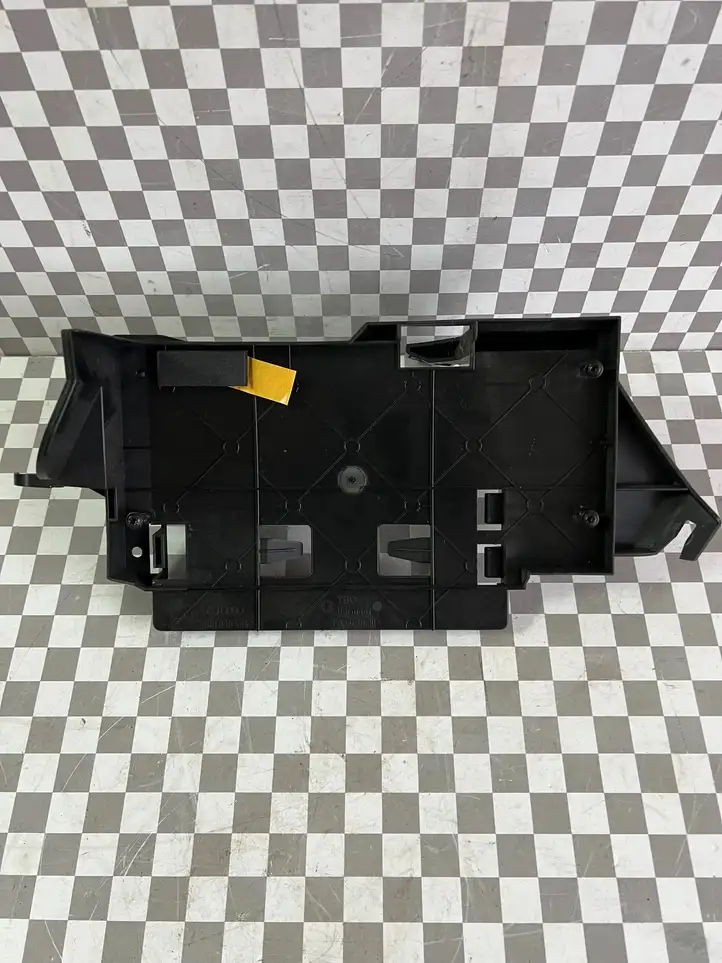 Audi Q5 SQ5 (2012 - 2017) 8R0035464A Кронштейн усилителя звука — фото 1