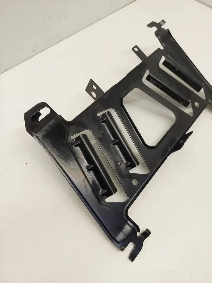 BMW 3 F30 F35 F31 (2012 - 2018) 23310110 Кронштейн усилителя звука — фото 2