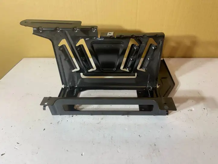 BMW X5 E70 (2006 - 2013)  8501297 Держатель / кронштейн усилителя звука