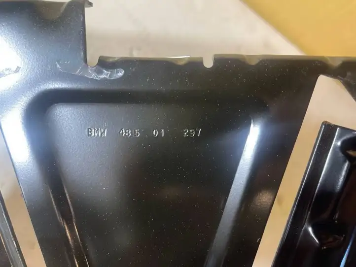 BMW X5 E70 (2006 - 2013)  8501297 Держатель / кронштейн усилителя звука