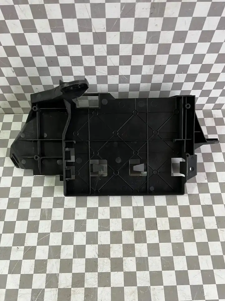 Audi Q5 SQ5 (2012 - 2017) 8R0035464A Кронштейн усилителя звука — фото 2
