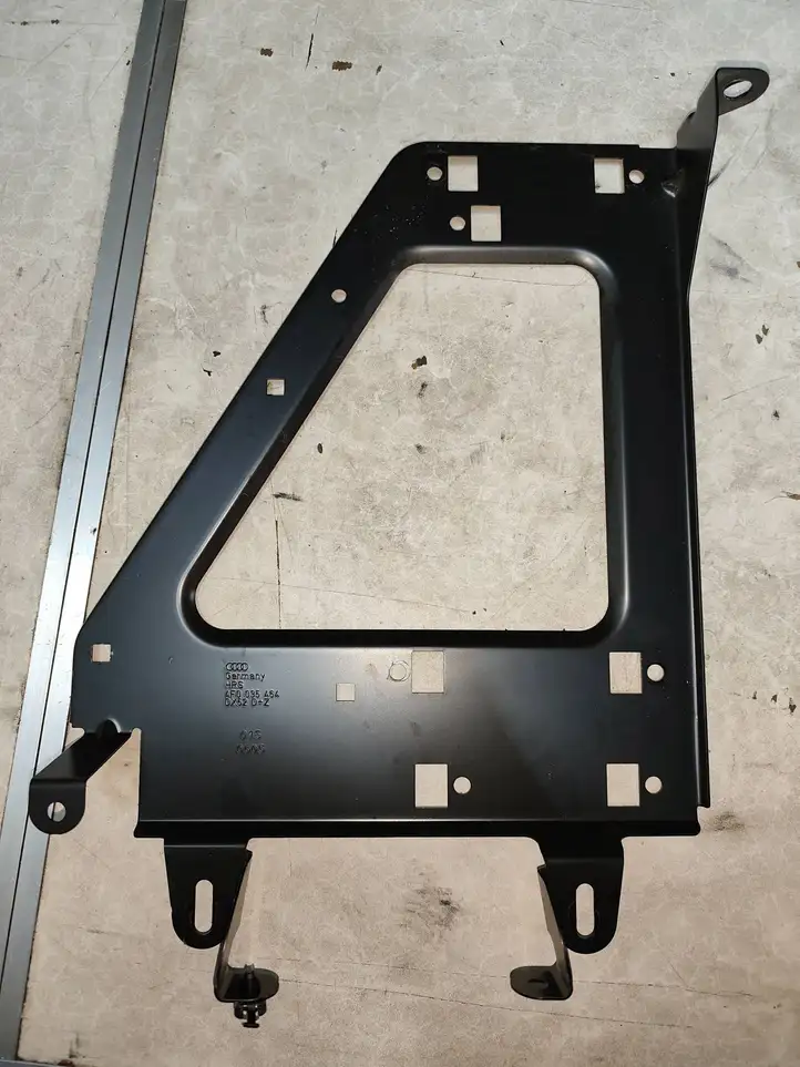 Audi A6 S6 C6 4F (2004 - 2008) 4F0035464 Кронштейн усилителя звука — фото 1