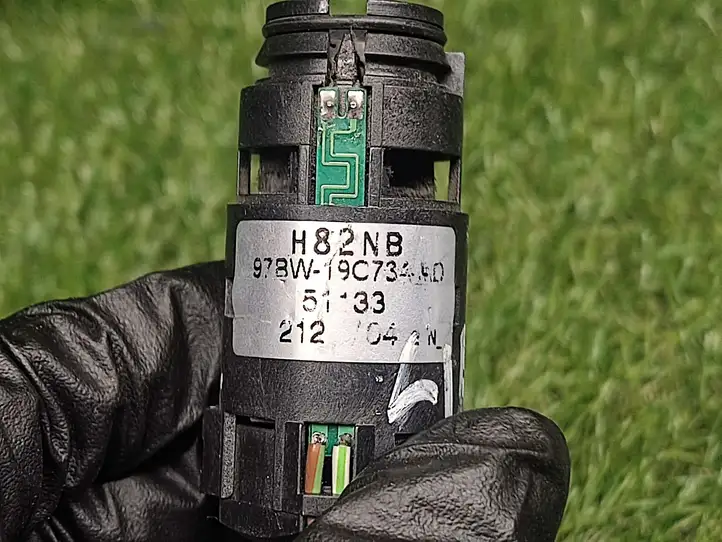 Ford Mondeo Mk III (2000 - 2007)  97BW19C734AD Датчик температуры салона