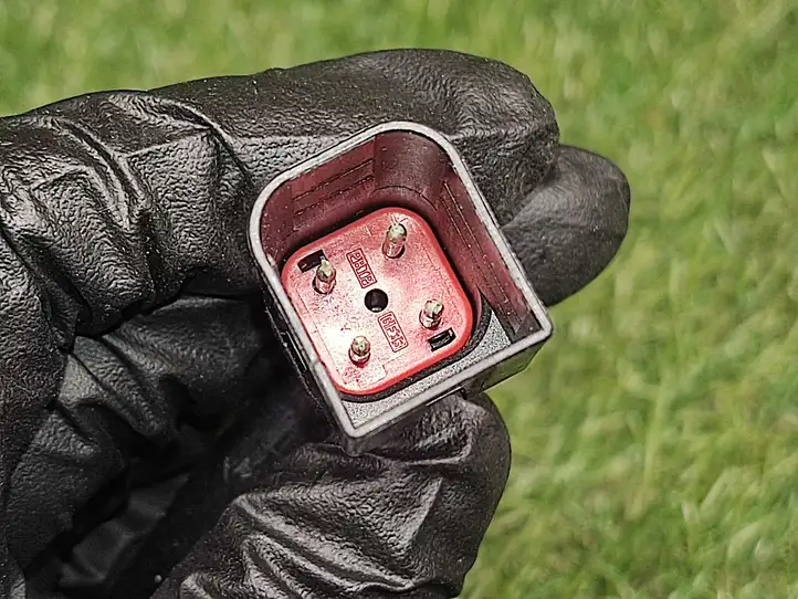 Ford Mondeo Mk III (2000 - 2007)  97BW19C734AD Датчик температуры салона