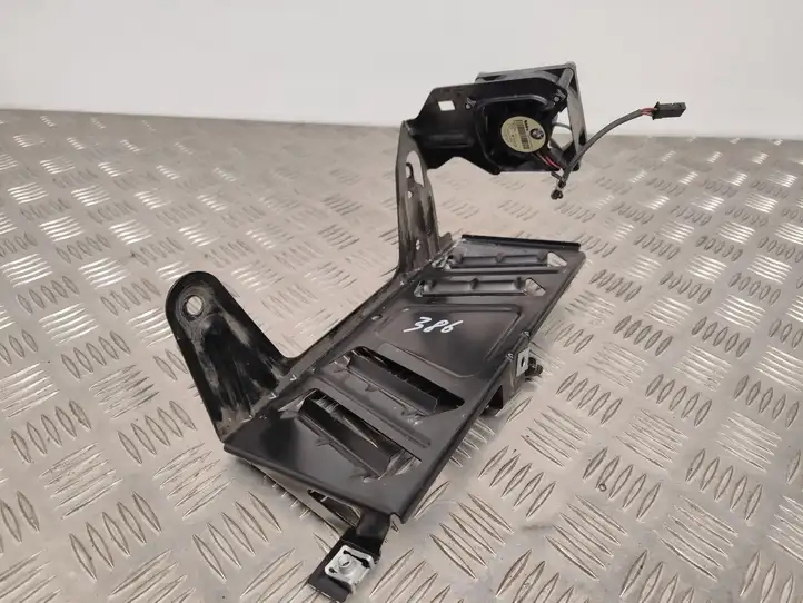BMW 7 F01 (2008 - 2016) 9153135 Кронштейн усилителя звука — фото 3