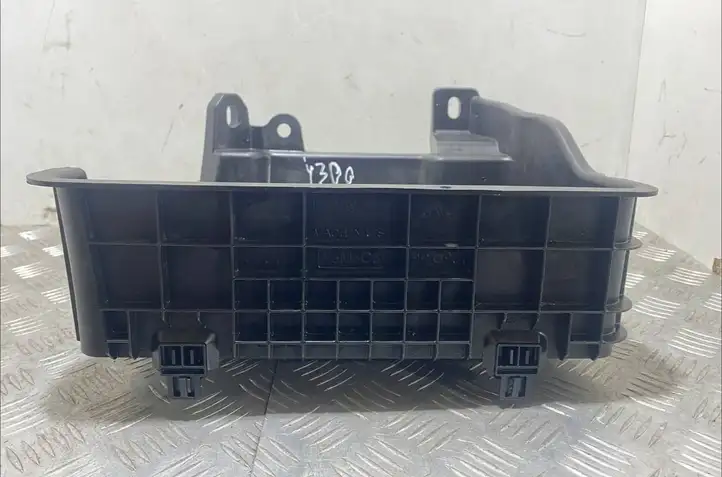 Ford F150 (2014 - 2018) FL3410723AB Площадка аккумулятора — фото 1