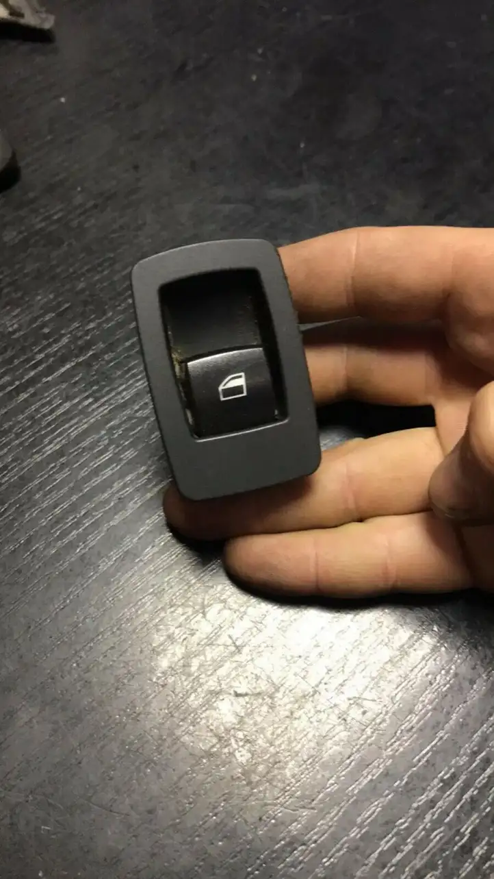 BMW 3 E90 E91 (2005 - 2012) 6945874 Кнопка стеклоподъемников — фото 1