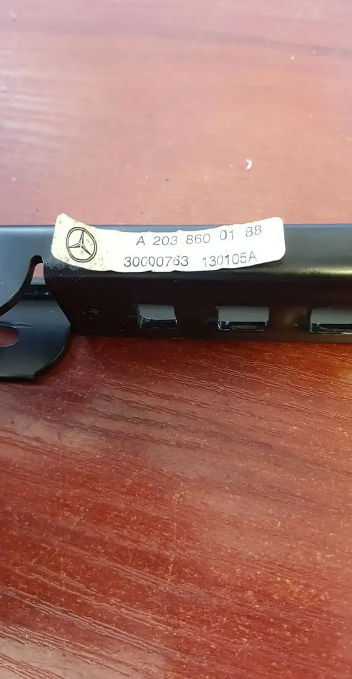 Mercedes-Benz C W203 (2000 - 2007) A2038600188 Регулятор ремня безопасности — фото 2