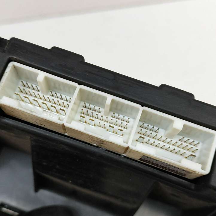 Toyota Land Cruiser (BJ70) (1984 - 2003)  8865060611 Управление климат контролем