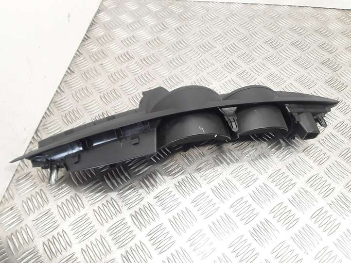 Toyota Verso (2012 - 2015)  554110F060 Отделка приборного щитка