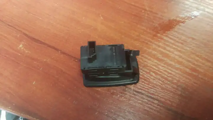 BMW 3 E90 E91 (2005 - 2012) 6945874 Кнопка стеклоподъемников — фото 2
