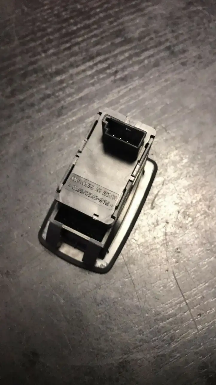 BMW 3 E90 E91 (2005 - 2012) 6945874 Кнопка стеклоподъемников — фото 2
