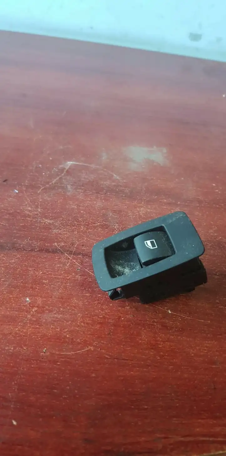 BMW 3 E90 E91 (2005 - 2012) 6945874 Кнопка стеклоподъемников — фото 1