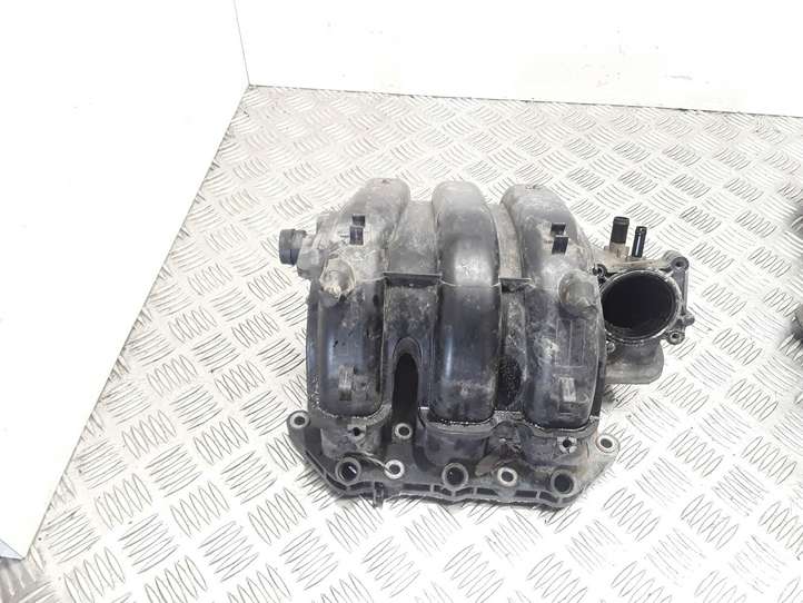 Skoda Fabia Mk2 (5J) (2007 - 2014)  03E129711D Впускной коллектор