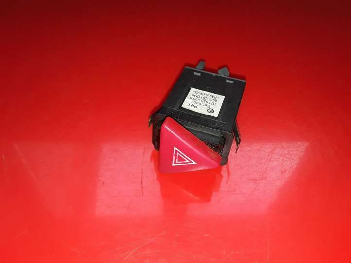 Skoda Octavia Mk1 (1U) (1996 - 2004)  1U0953235B Включатель аварийных фонарей