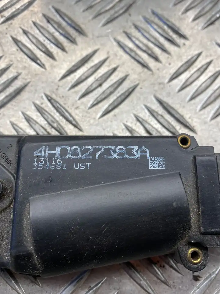 Audi A7 S7 4G (2010 - 2014) 4H0827383A Доводчик крышки багажника — фото 2
