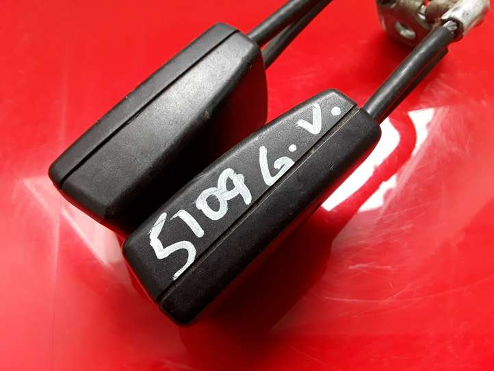 Volkswagen Polo (2005 - 2009)  6Q0857488D Задний средний замок ремня