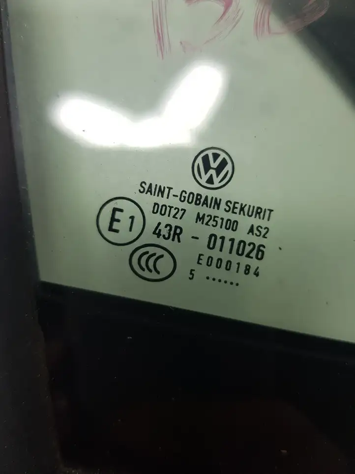 Volkswagen PASSAT B8 (2015 - ) 3G0845114C Форточка двери — фото 4