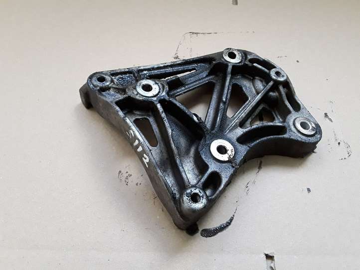 Chevrolet Captiva (2011 - 2013)  96868422 Кронштейн