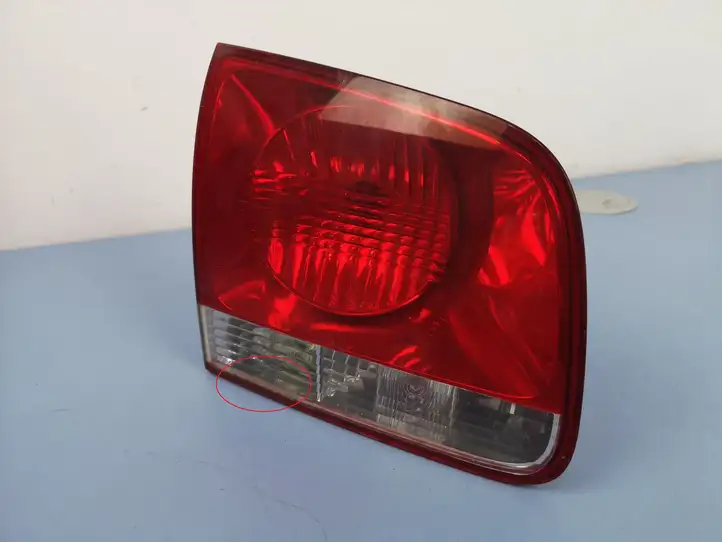 Volkswagen Touareg I (2002 - 2010) 7L6945093H Задний фонарь в крышке багажника — фото 11