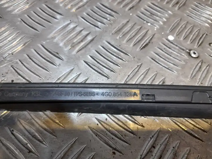 Audi A6 C7 (2011 - 2014) 4G0854328A Накладка стоек лобового стекла — фото 2