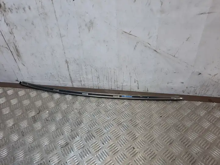 Mercedes-Benz E A207 (2010 - 2017) A2076730883 Накладка стоек лобового стекла — фото 4