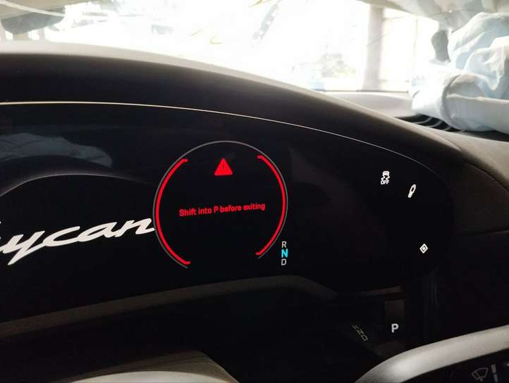 Porsche Taycan 9J1 (2019 - )  9J1920913AF Спидометр (приборный щиток)