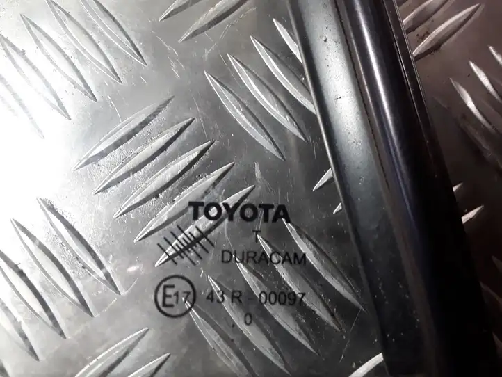 Toyota Verso (2009 - 2012) Форточка двери — фото 2
