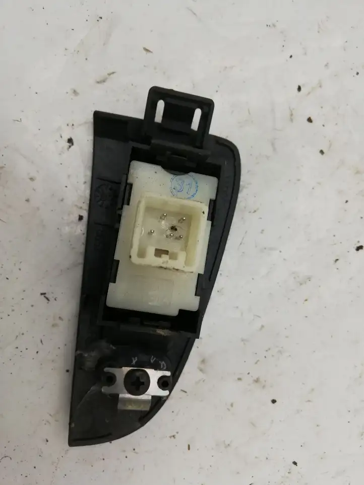 Toyota Avensis T250 (2006 - 2009) 7427205020 Блок кнопок стеклоподъемников — фото 3