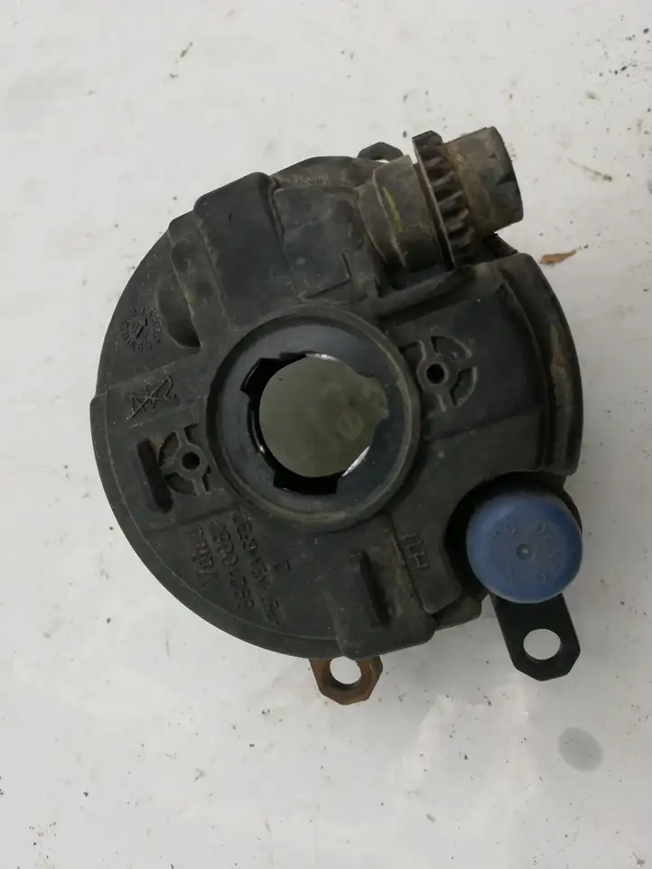 Toyota Avensis T250 (2006 - 2009) 89210657 Передняя противотуманная фара — фото 2