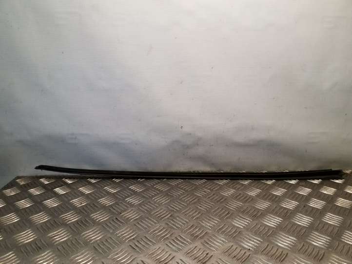Audi A4 (2004 - 2009)   Отделка стоек лобового стекла