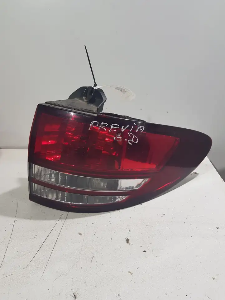 Toyota Previa (XR30, XR40) II (2000 - 2006) Задний фонарь в кузове — фото 1