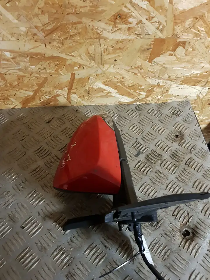 Toyota Yaris (2014 - 2019) Боковое зеркало с электроприводом — фото 4