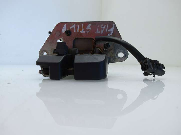 Fiat Stilo (2001 - 2010)   Замок задней крышки