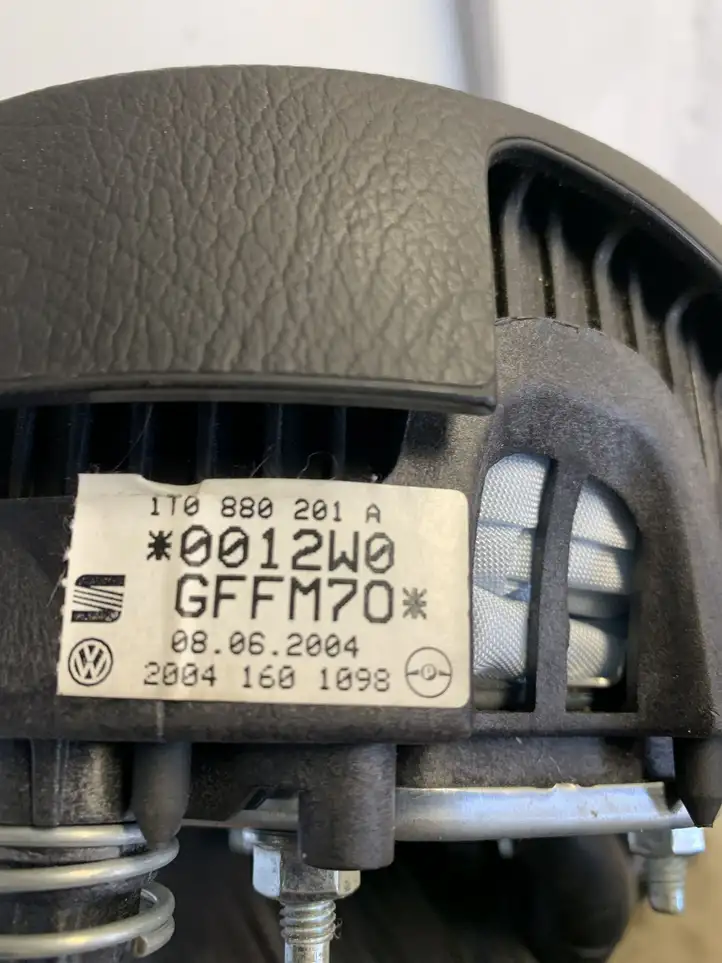 Volkswagen Touran I (2003 - 2010) 1T0880201A Подушка безопасности руля — фото 3