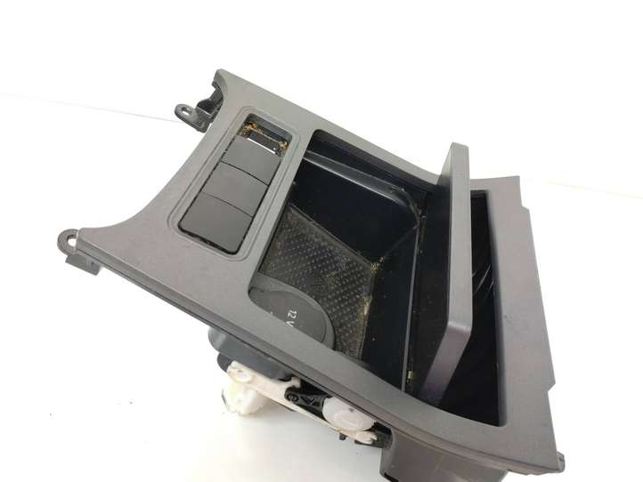 Volkswagen Golf V (2003 - 2009)  1K0857961 Передняя пепельница