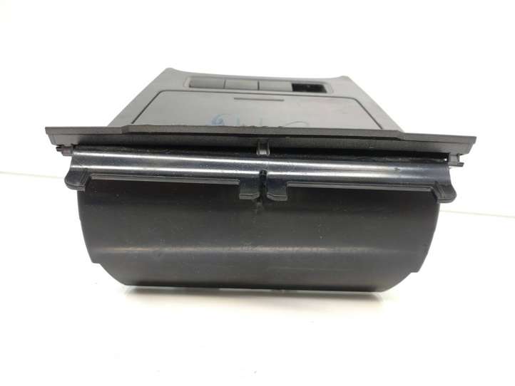Volkswagen Golf V (2003 - 2009)  1K0857961 Передняя пепельница