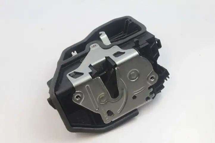 BMW 3 F30 F35 F31 (2012 - 2018) 7229459 Замок задней двери — фото 1