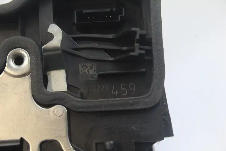 BMW 3 F30 F35 F31 (2012 - 2018) 7229459 Замок задней двери — фото 2