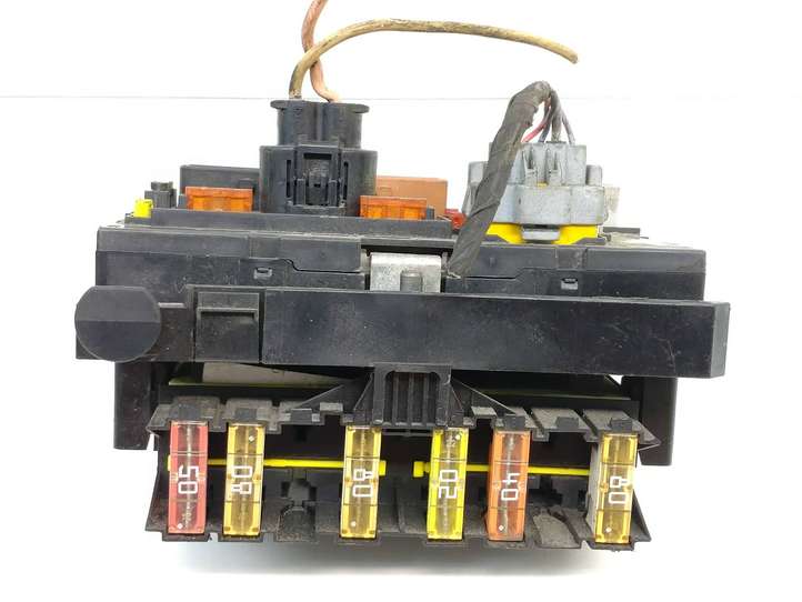 Citroen C5 (2004 - 2008)  9664705980 Блок предохранителей
